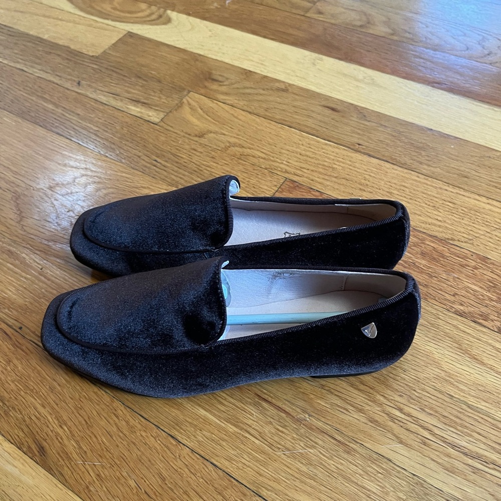 Venettini Luxurious Brown Velvet Flats